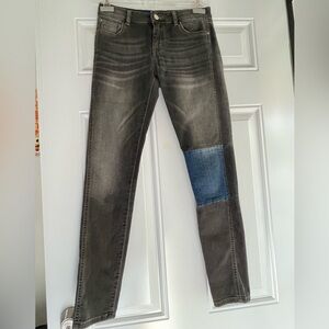 Zara mid rise boyfriend jeans with patch